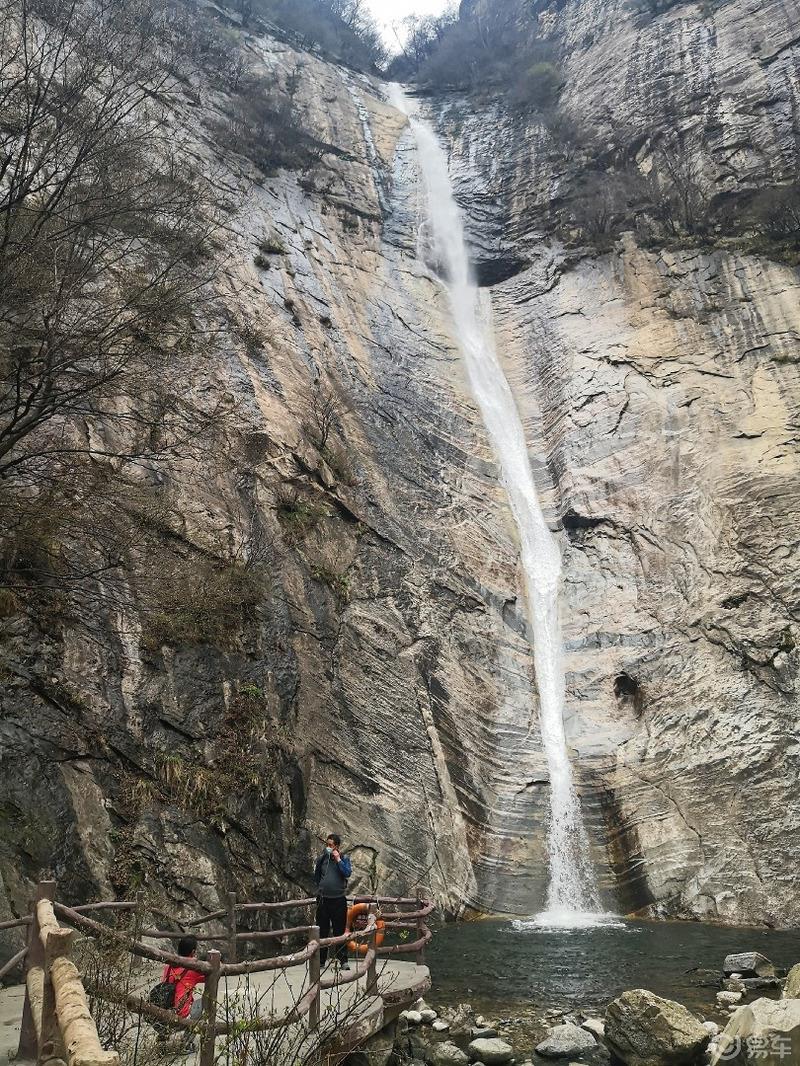 惠民政策来享受，响应号召不出市，秦岭山中好风光，防疫旅游两不误。