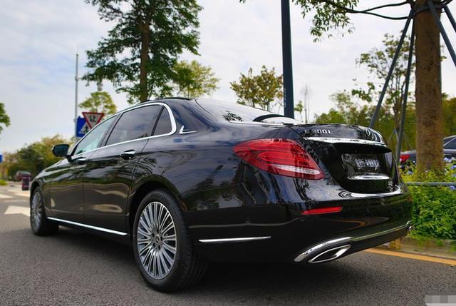 42.9万提了辆奔驰E级，2个月后再开宝马530Li，车主：差距不一般