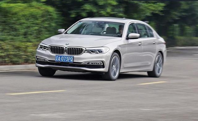 42.9万提了辆奔驰E级，2个月后再开宝马530Li，车主：差距不一般