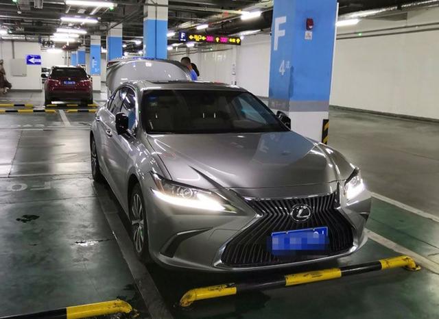 29万“低配”的雷克萨斯ES200值吗？车主开半年后，一肚子话要说