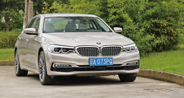 42.9万提了辆奔驰E级，2个月后再开宝马530Li，车主：差距不一般