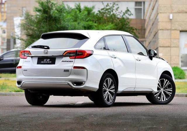 30万喜提冠道2.0T，1个月后再开朋友楼兰，车主：差距一目了然！