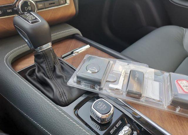 开过沃尔沃XC90，75万又提大众途锐，车主语重心长地说了感受