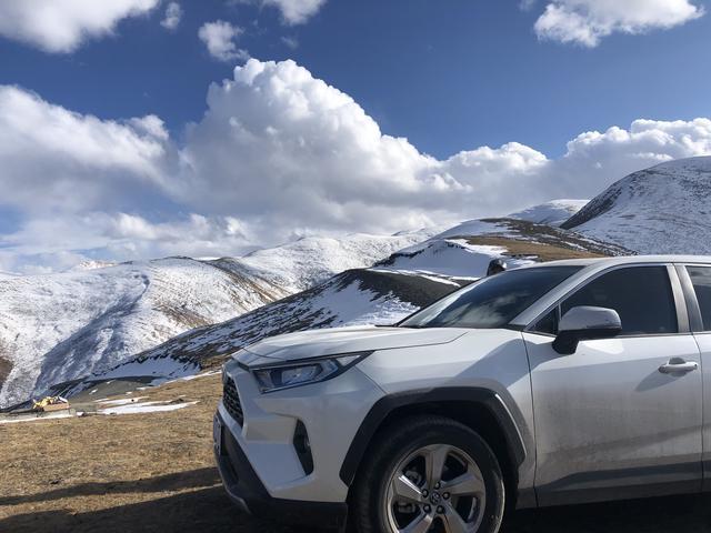 提丰田RAV4带我看蓝天白云