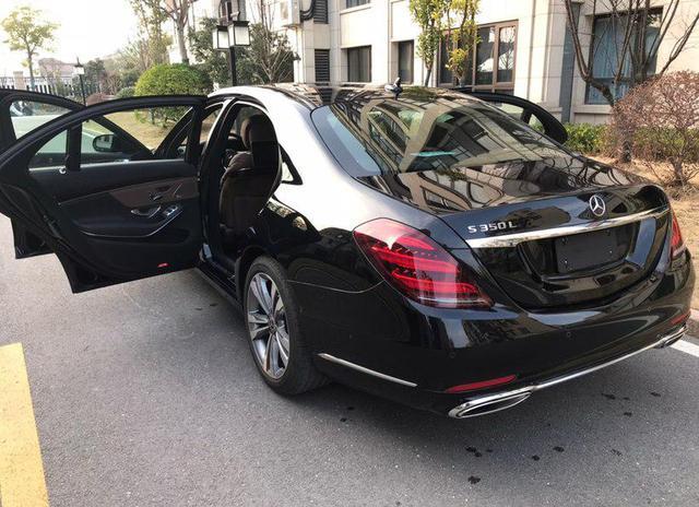 96万提了辆宝马7系，对比曾开过的奔驰S级，车主：他们都挺好
