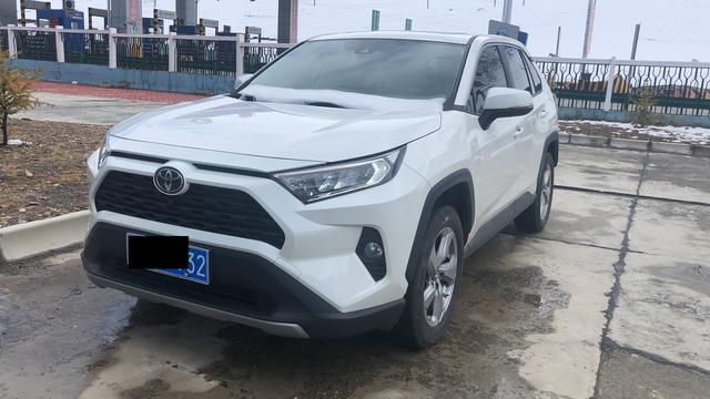 提丰田RAV4带我看蓝天白云