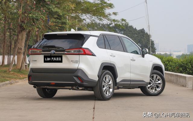 丰田最省油的SUV，油耗4.6L，一公里才2毛多，全系7个安全气囊