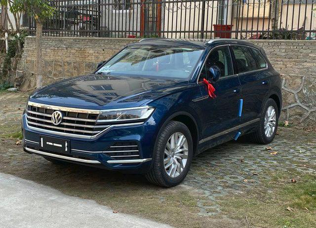 开过沃尔沃XC90，75万又提大众途锐，车主语重心长地说了感受