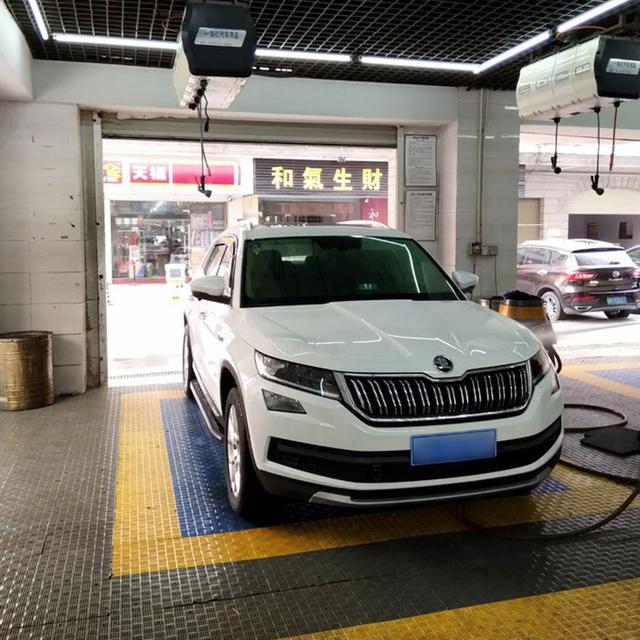 虽说月薪不过万，但依旧买得起高品质合资SUV，20万怒提"大白熊"