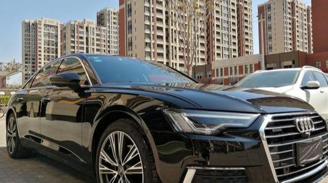放弃奔驰E提奥迪A6L，落地377826元贵吗？车主说了优点和缺点