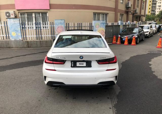 32.3万提了辆宝马325Li，开了2个月后，车主：想说句心里话！