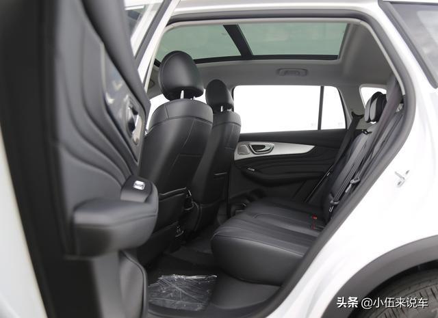 铁了心取代逍客，配256色氛围灯+2.0T，轴距近2米8，才卖13万起！