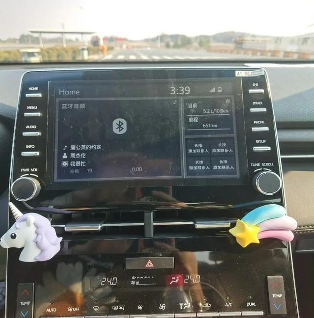 全款23万，丰田亚洲龙珍珠白提车感受，车主：开回去直接能炸街！