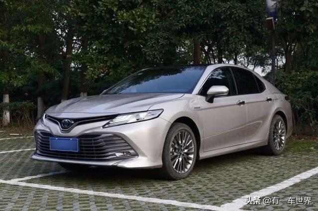 27万媳妇非要买奔驰A级，我却偷偷选了它，修车师傅都说我选对了