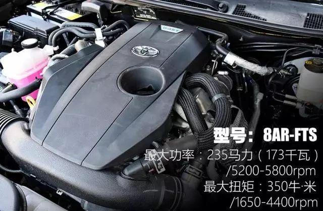 26万提了辆丰田皇冠，开了一年12500公里后，车主感慨三个字