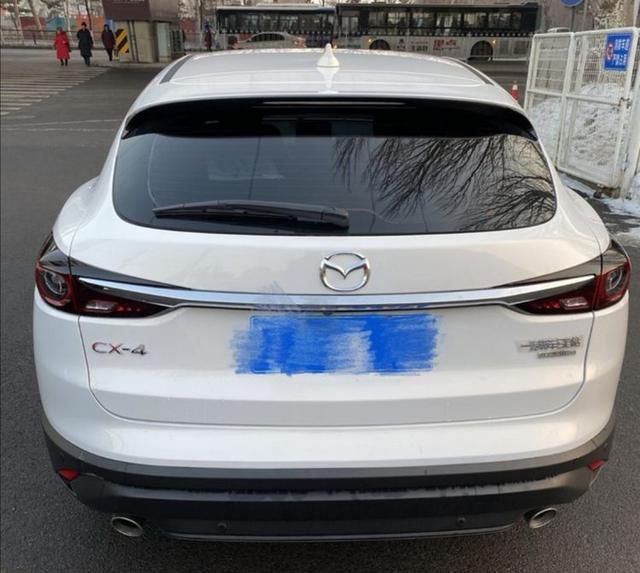 情定马自达CX4，单身青年完美的精致小车，这价格没被坑吧