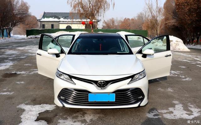 一个月跑了2000多公里，凯美瑞2.5G豪华版提车，车主：油耗7.4L