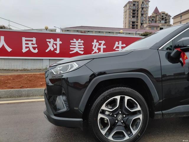 家有普拉多，再提新RAV4荣放两驱尊贵版，来听车主怎么评价！