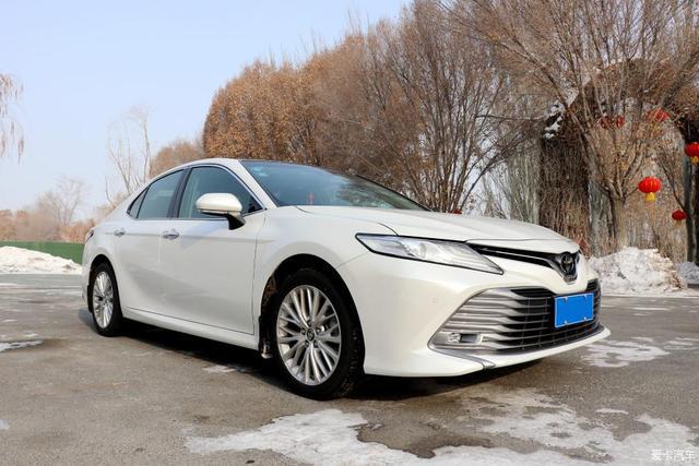 一个月跑了2000多公里，凯美瑞2.5G豪华版提车，车主：油耗7.4L