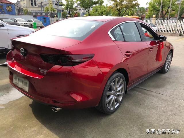 裸车14万入手马自达3昂克塞拉，外观精致内饰简洁，2.0L+6AT不错