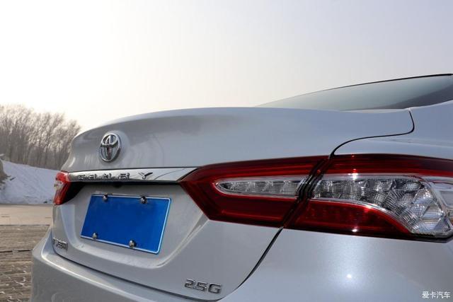一个月跑了2000多公里，凯美瑞2.5G豪华版提车，车主：油耗7.4L