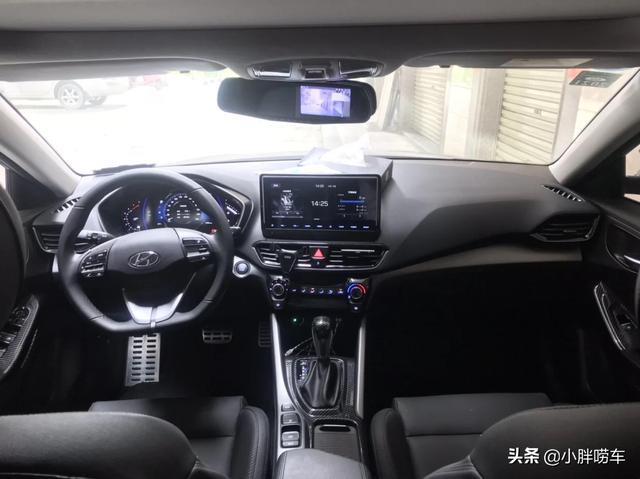 现代菲斯塔1.6T提车记，用车1500公里后，车主：秒天秒地秒思域