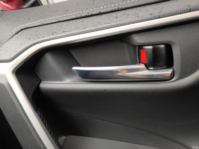 家有普拉多，再提新RAV4荣放两驱尊贵版，来听车主怎么评价！