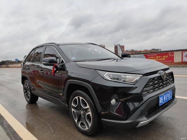 家有普拉多，再提新RAV4荣放两驱尊贵版，来听车主怎么评价！
