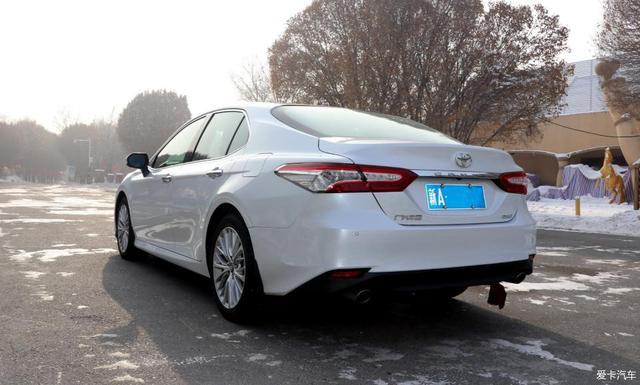 一个月跑了2000多公里，凯美瑞2.5G豪华版提车，车主：油耗7.4L