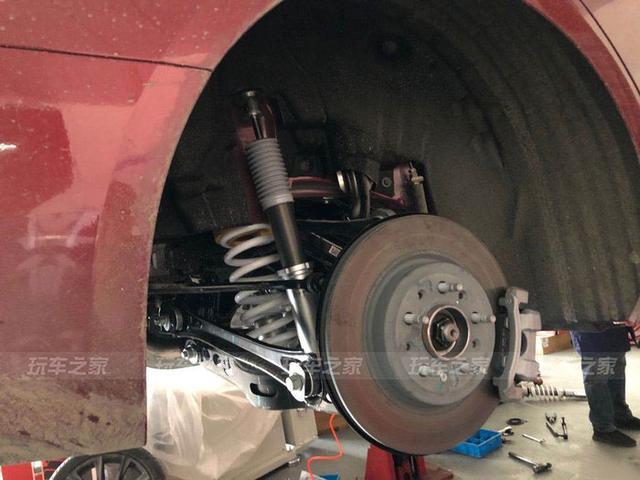 凯迪拉克CT4提车改装作业 全国首例改装绞牙避震