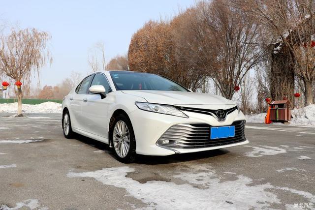 一个月跑了2000多公里，凯美瑞2.5G豪华版提车，车主：油耗7.4L