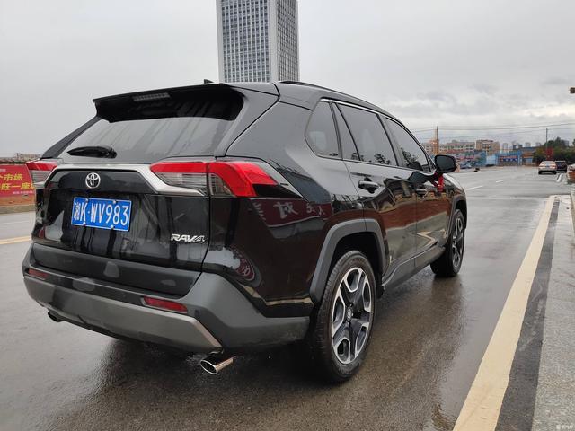 家有普拉多，再提新RAV4荣放两驱尊贵版，来听车主怎么评价！