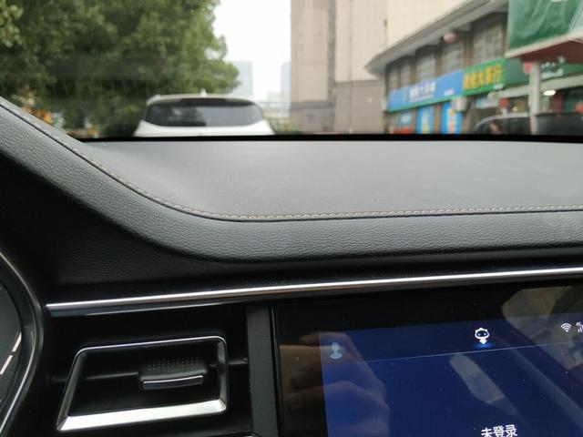 嘉悦新车到家，清晨开车出门耍一耍