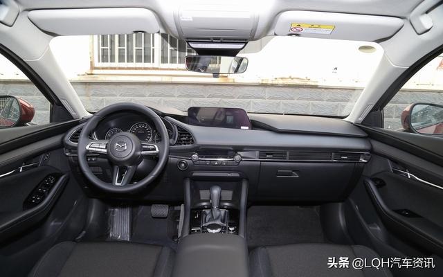 11.59万的新昂克赛拉，配8.8液晶屏+倒车影像，配置领先同级车