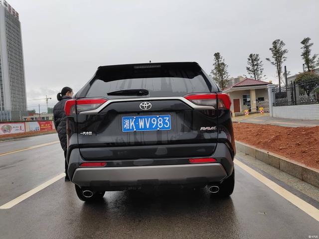 家有普拉多，再提新RAV4荣放两驱尊贵版，来听车主怎么评价！