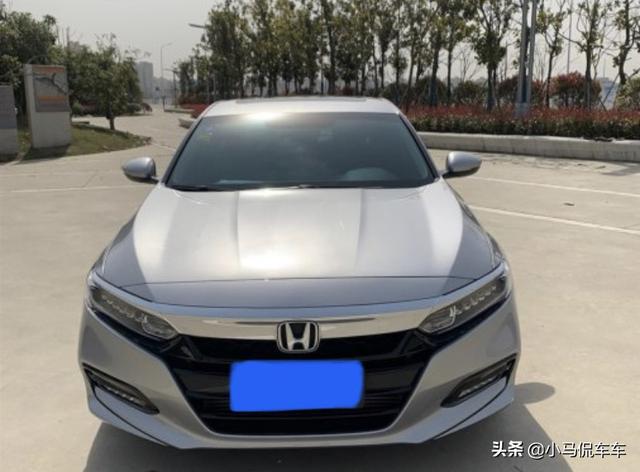 银色雅阁提车记，主流B级车中性价比最高的车，这提车价不贵吧？