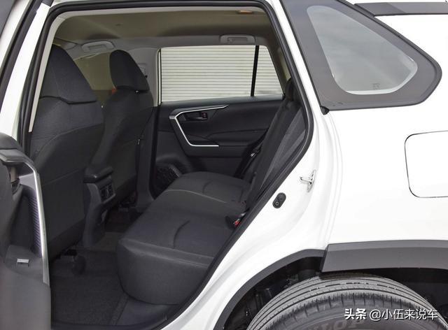 21万放弃日产奇骏，却提了丰田RAV4荣放，一个月后车主详谈优缺点