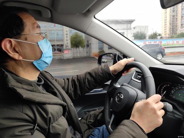 家有普拉多，再提新RAV4荣放两驱尊贵版，来听车主怎么评价！