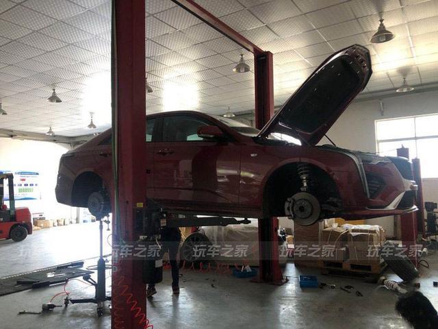 凯迪拉克CT4提车改装作业 全国首例改装绞牙避震
