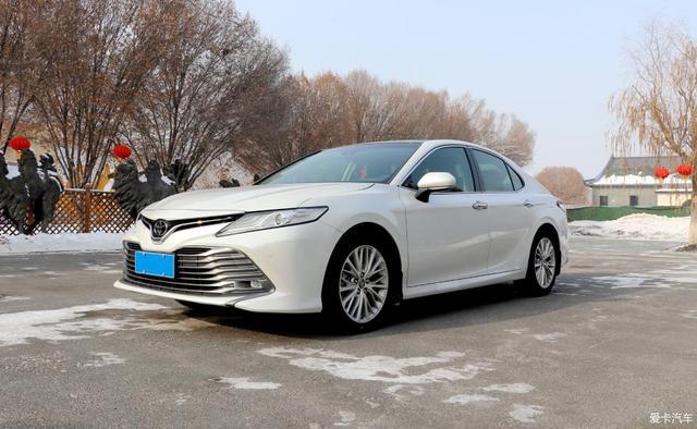 一个月跑了2000多公里，凯美瑞2.5G豪华版提车，车主：油耗7.4L