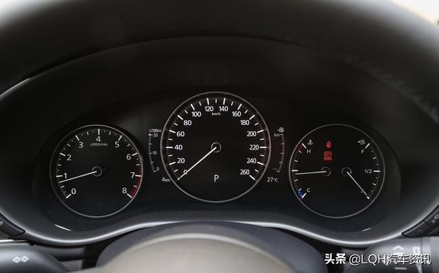 11.59万的新昂克赛拉，配8.8液晶屏+倒车影像，配置领先同级车