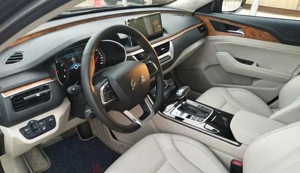 22万提了台红旗H5，用车1年车主分享感受：开出去比奥迪A4有面子