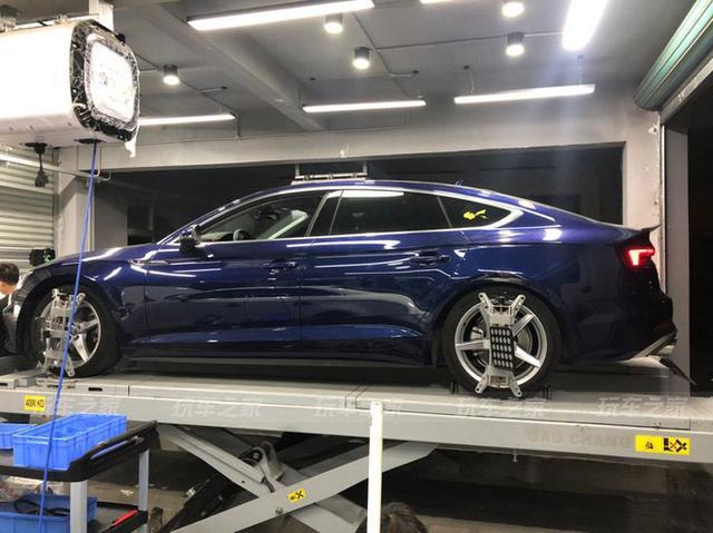 车友把老天籁置换奥迪A5 改装只想让车子看起来好看一些
