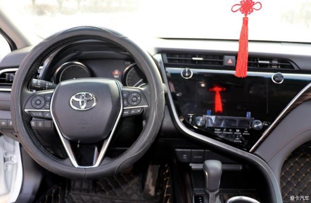 一个月跑了2000多公里，凯美瑞2.5G豪华版提车，车主：油耗7.4L