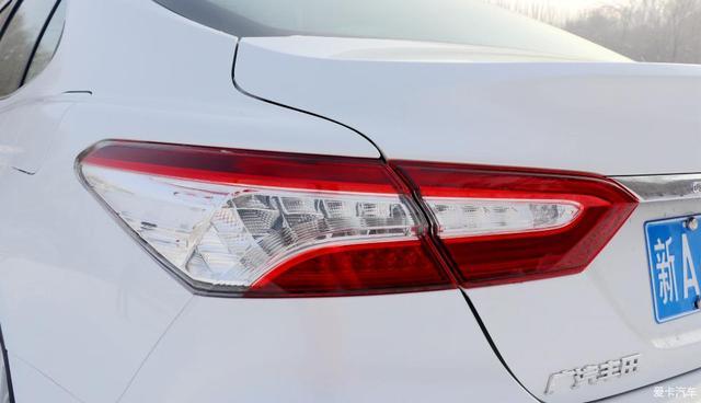 一个月跑了2000多公里，凯美瑞2.5G豪华版提车，车主：油耗7.4L