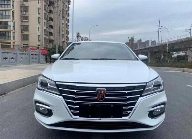 听朋友建议，花10万喜提荣威i5，空间有些局促，还能接受！