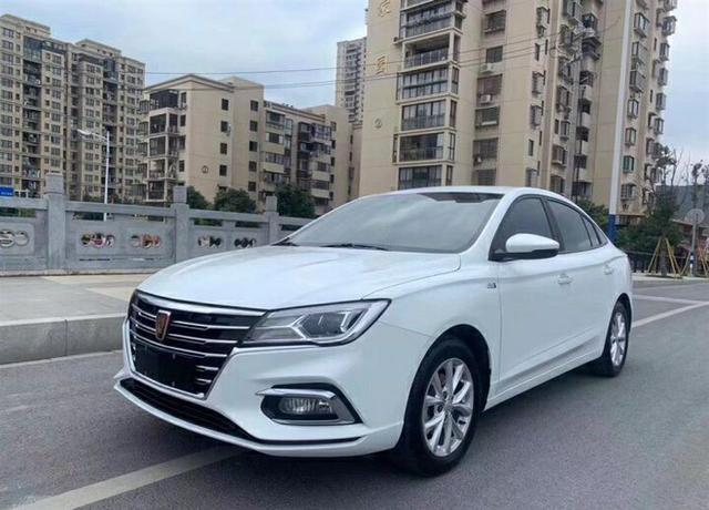 听朋友建议，花10万喜提荣威i5，空间有些局促，还能接受！