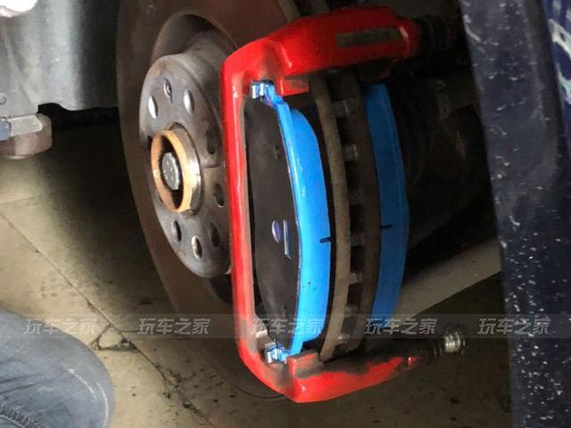 纳瓦拉蓝奥迪S3提车改装作业 19寸BBS RE-V轮毂装车