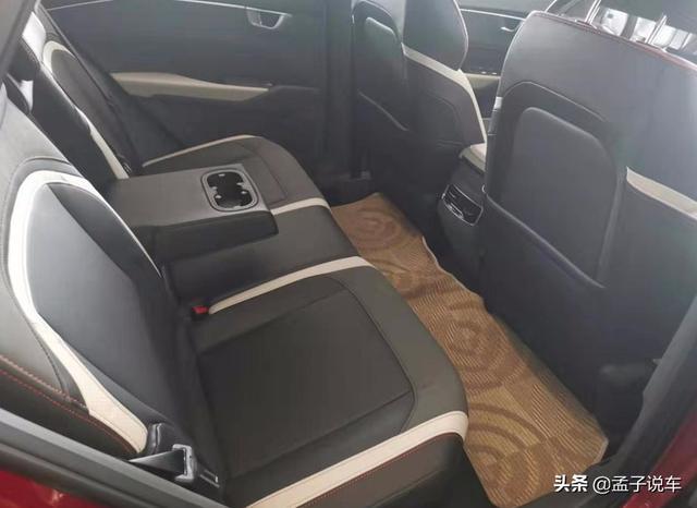 女神花12w提了一台轿跑，360度无死角，可自动驾驶，后排都可以躺