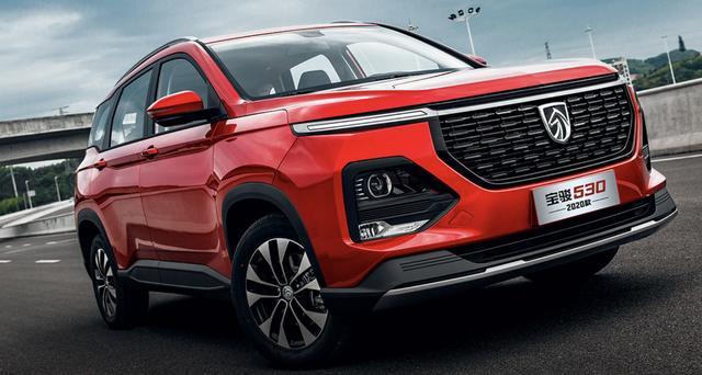 2020款1.5T宝骏530提车作业！车主：裸车7万，空间动力很满意